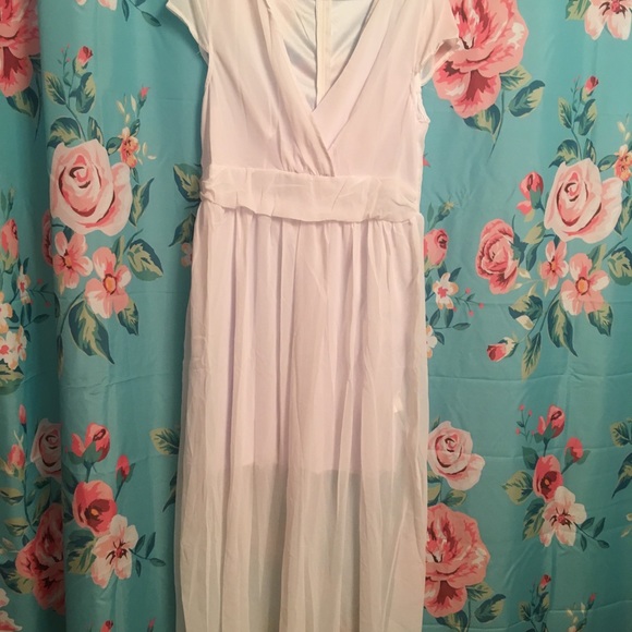 Dresses & Skirts - White special occasion dress